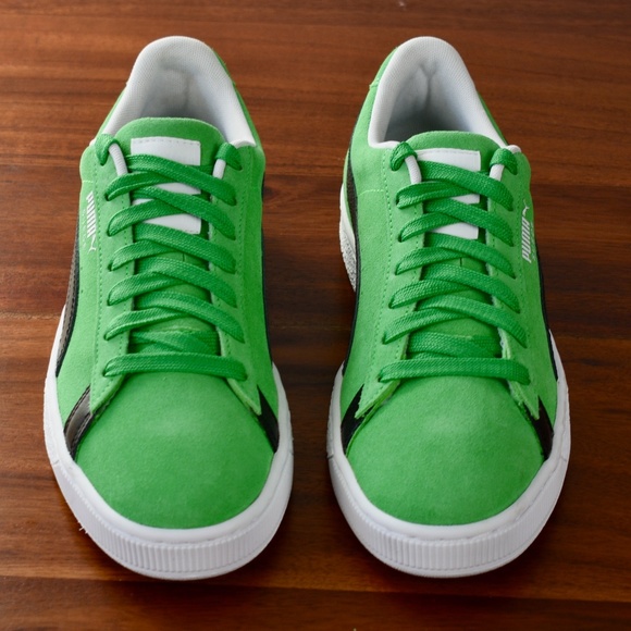Puma Shoes - 🆕 Puma Green Suede Classics